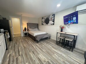 1 chambre, fer et planche à repasser, Wi-Fi, draps fournis