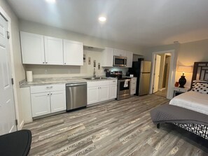 1 bedroom, iron/ironing board, WiFi, bed sheets - UNIT 4 - Pinal Creek East - Amethyst Unit  (Globe)