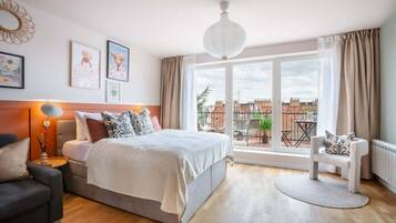 2 habitaciones, tabla de planchar con plancha, cuna de viaje y wifi
