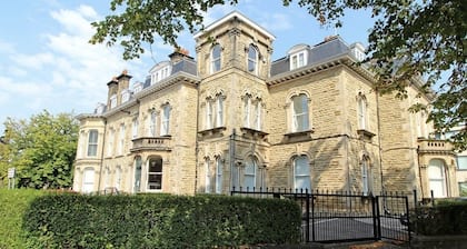 Harrogate Haven by Luxus
