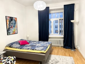 2 bedrooms, iron/ironing board, travel cot, WiFi - Spacious and fun Helsinki-Kallio (Helsinki)