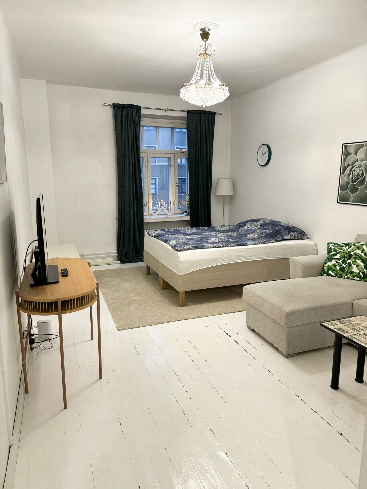 2 bedrooms, iron/ironing board, travel cot, WiFi
