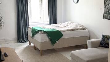 2 habitaciones, tabla de planchar con plancha, cuna de viaje y wifi