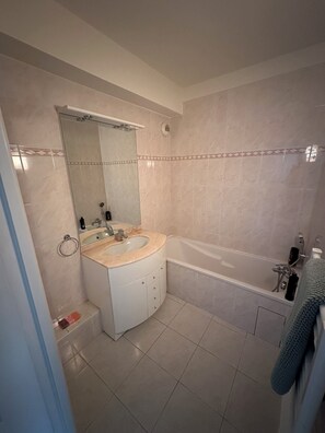 Haartrockner, Handtücher