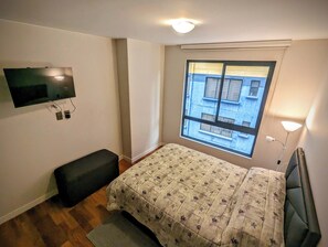 1 chambre, fer et planche à repasser, Wi-Fi, draps fournis