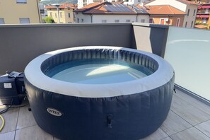 Outdoor spa tub - 2 Min Walk Chorus Life, with 2 Bedrooms and 2 Bath (Bergamo)