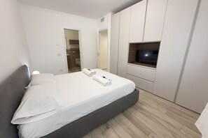 2 makuuhuonetta, silitysrauta/-lauta, vauvan matkasänky, Wi-Fi