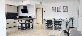 2 Min Walk Chorus Life, with 2 Bedrooms and 2 Bath