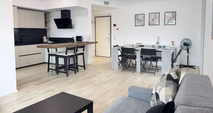 2 Min Walk Chorus Life, with 2 Bedrooms and 2 Bath