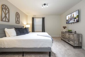 5 bedrooms, iron/ironing board, free WiFi, bed sheets - 5 En-Suites | Access to Amazing Resort! (Davenport)