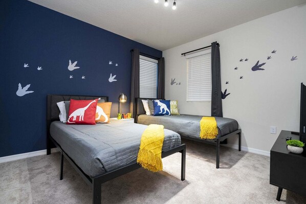 5 bedrooms, iron/ironing board, free WiFi, bed sheets