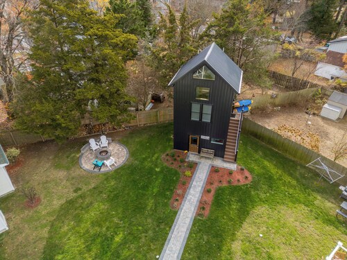 Linens Provided Pet Friendly Tiny House Parking