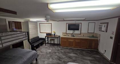 Peaceful hotel suites with AC in Golden Meadow