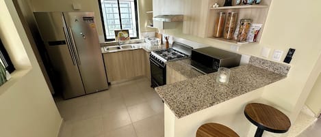 Fridge, microwave, oven, stovetop