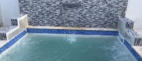 Beheizter Pool