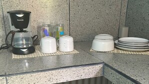 Comfort Double Room, Balcony, Mountain View | Private kitchen | Coffee/tea maker, cookware/dishes/utensils, paper towels - Pacific Breeze Lodge (Drake Bay)