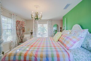 4 bedrooms, desk, iron/ironing board, free WiFi