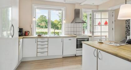 3 bedroom gorgeous home in Aakirkeby