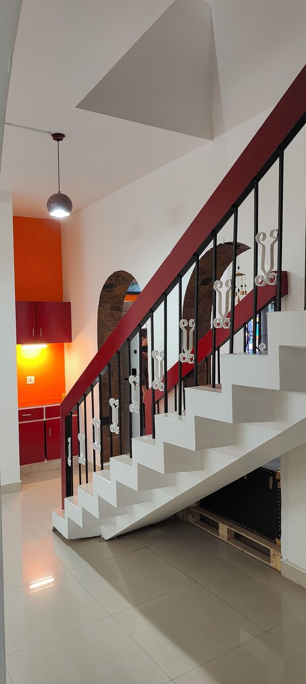 Interior - 3-bedroom bungalow with AC, WiFi, 5 km range of airports, in the of the city (Thiruvananthapuram)