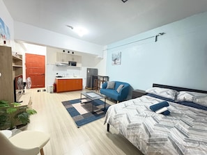 1 bedroom, desk, free WiFi, bed sheets