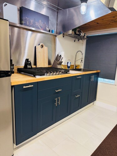 Midtown Studio Hideaway Near Ice Blocks