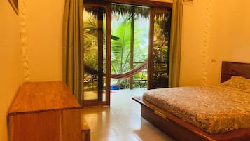 Luxury Room | Desk, laptop workspace, soundproofing, free WiFi