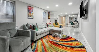Enjoy this Fabulous Downstairs 3 bedroom apartment in Historic Algiers Point.
