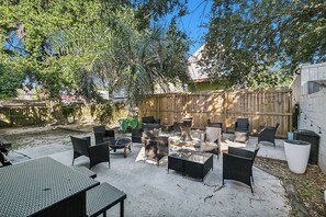 Terrace/patio - Enjoy this Fabulous Downstairs 3 bedroom apartment in Historic Algiers Point.  (New Orleans)