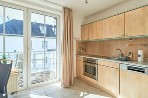 Luokittelematon kuva, 4 kautta 34, painike