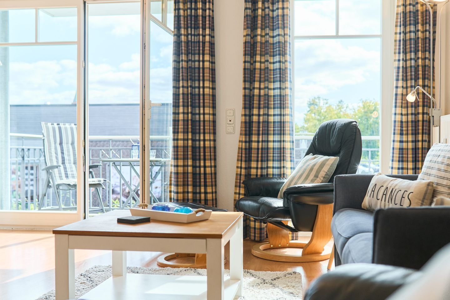 Fernseher, Stereoanlage