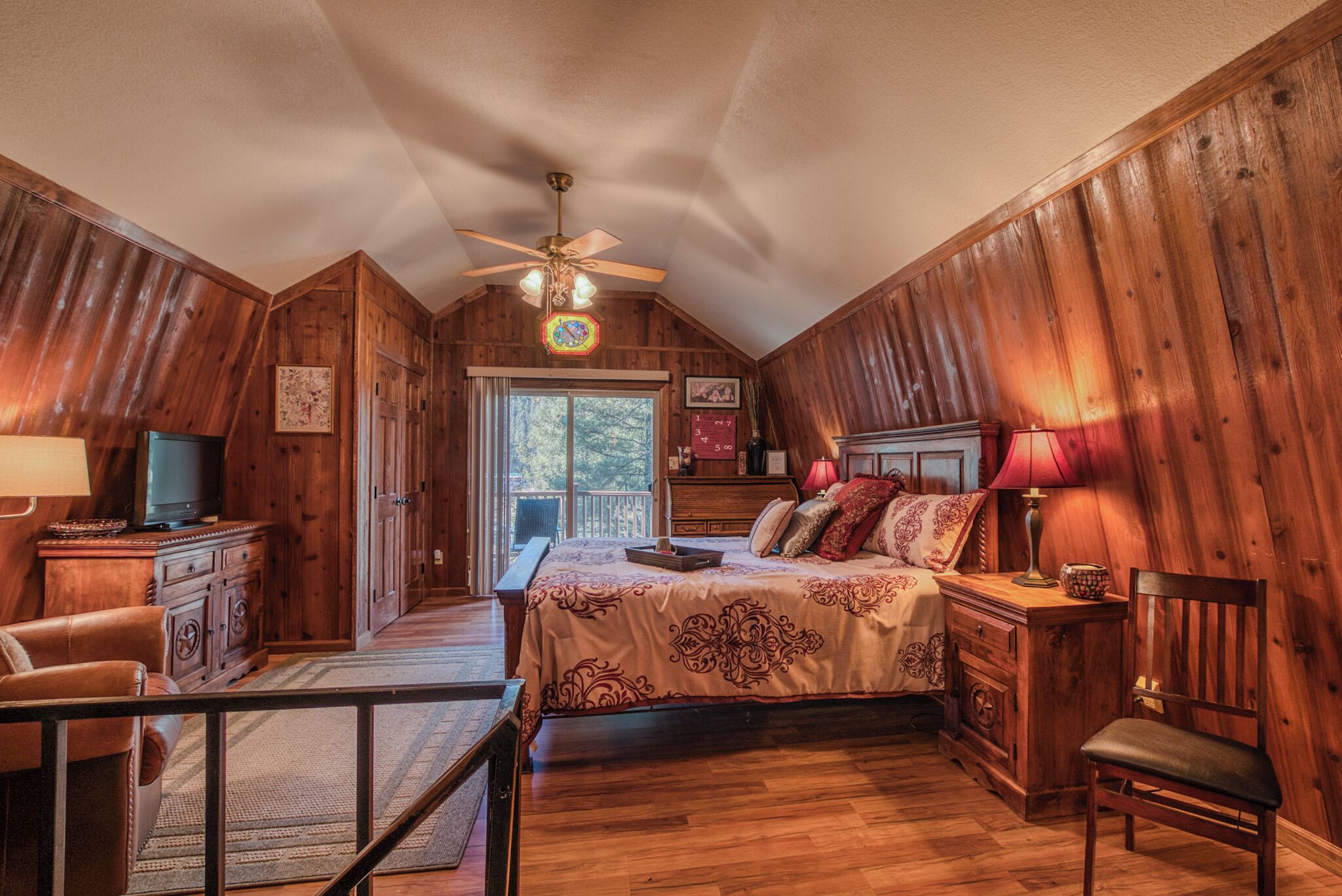 2 Schlafzimmer, Schreibtisch, Bügeleisen/Bügelbrett, WLAN