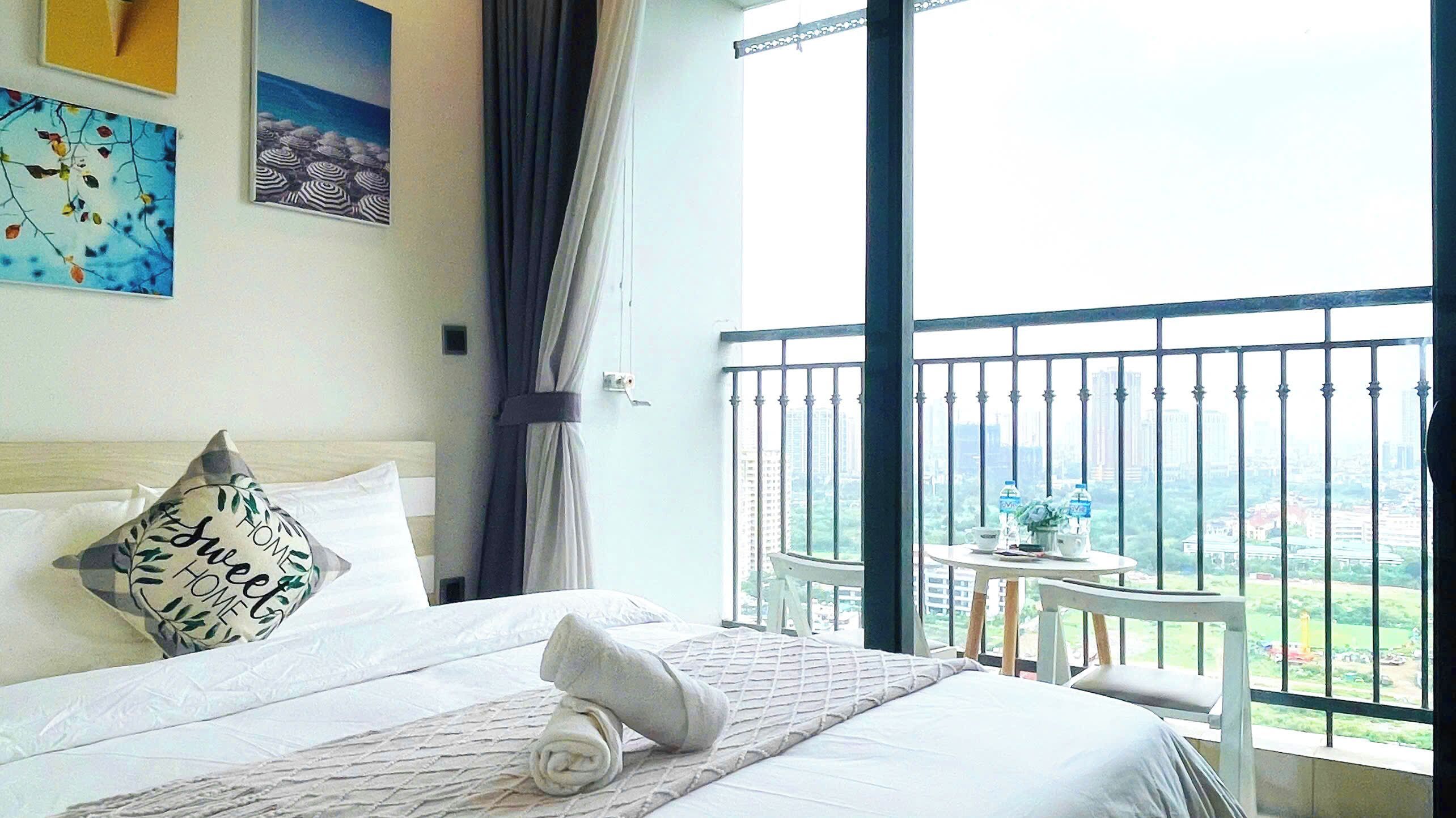 Luxury Studio, Balcony, Lake View | Premium bedding, memory-foam beds, desk, blackout curtains