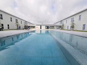 Outdoor pool - One Budget Hotel Chiangrai Bypass-East (Chiang Rai)
