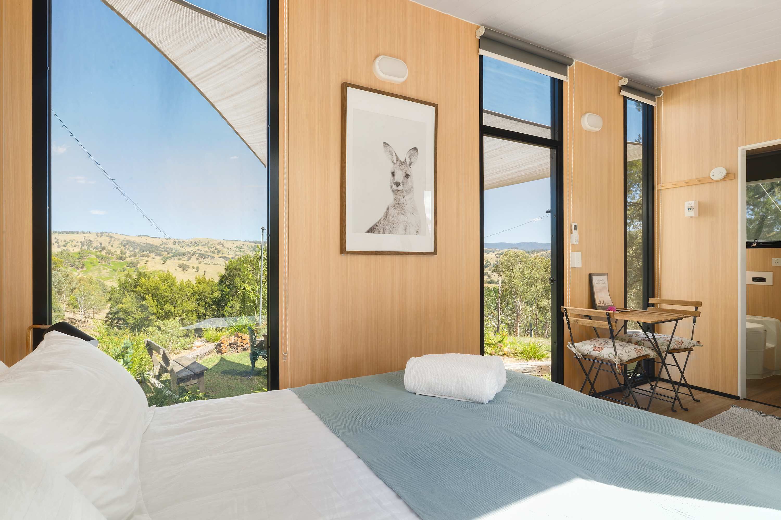 1 多间卧室、床单