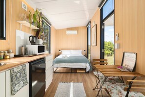 1 bedroom, bed sheets - Kanimbla Sunsets by Tiny Away (Kanimbla)