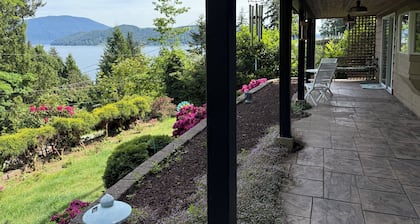 Cozy Home with Ocean and Mountain views. Family sized wth game room and deck