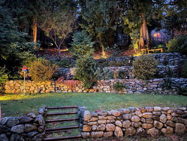 Property grounds - Cozy Home with Ocean and Mountain views. Family sized wth game room and deck (Gibsons)