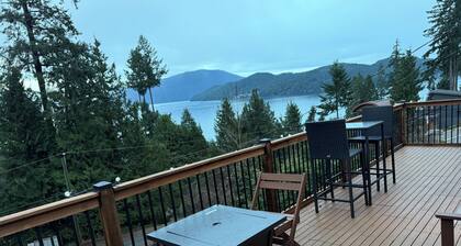 Cozy Home with Ocean and Mountain views. Family sized wth game room and deck