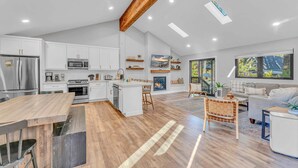 Unclassified image, 3 of 30, button - Bright Tahoe Home w/ Private Backyard, Near Beach (Tahoe City)