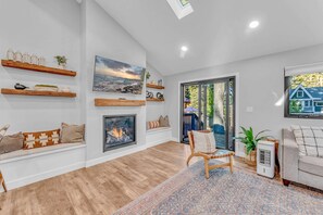 TV, fireplace, stereo, offices