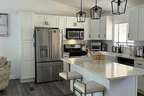 Refrigerador, microondas, horno, placa de cocina