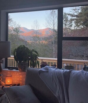 Smart TV, fireplace, foosball, offices - 4-bedroom house in charming Marble with pool spa and fitness room (Marble)