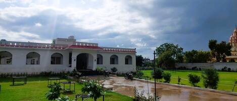 Fachada da propriedade