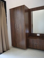 Desk, laptop workspace, free WiFi