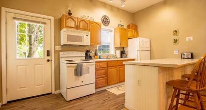 Near Cooperstown Allstar Village, Charming 1-bedroom apartment with AC, WiFi