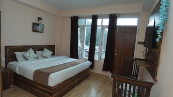 9 makuuhuonetta, silitysrauta/-lauta, vuodevaatteet