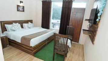 9 makuuhuonetta, silitysrauta/-lauta, vuodevaatteet