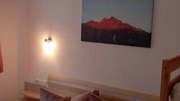 Rumah | 2 kamar tidur dan dilengkapi dengan perabotan berbeda-beda