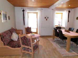 House | Dining