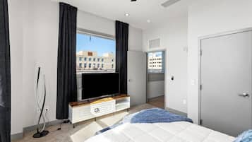 1 bedroom, iron/ironing board, travel cot, free WiFi